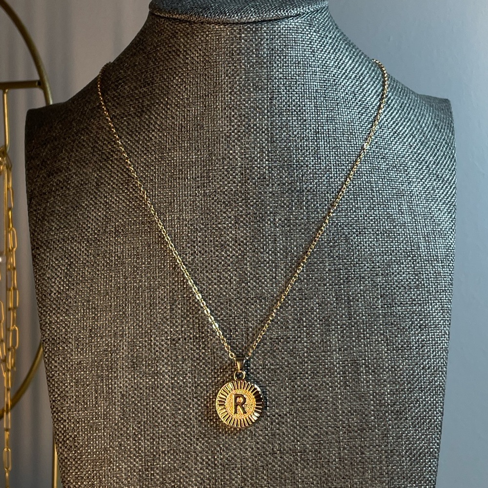 Alpha Coin Necklace - Letter R in Gold - Picture 7 of 8